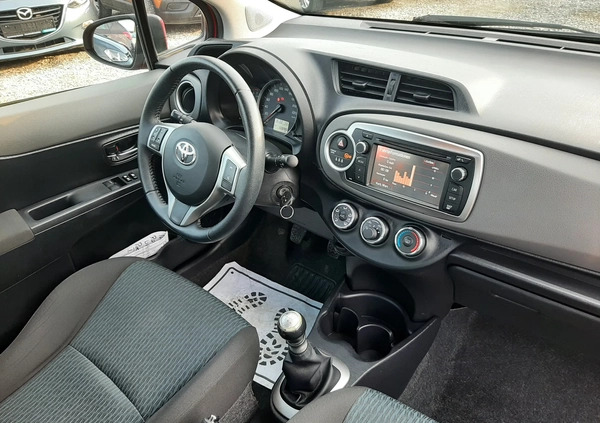 Toyota Yaris cena 30800 przebieg: 159000, rok produkcji 2011 z Zbąszyń małe 436